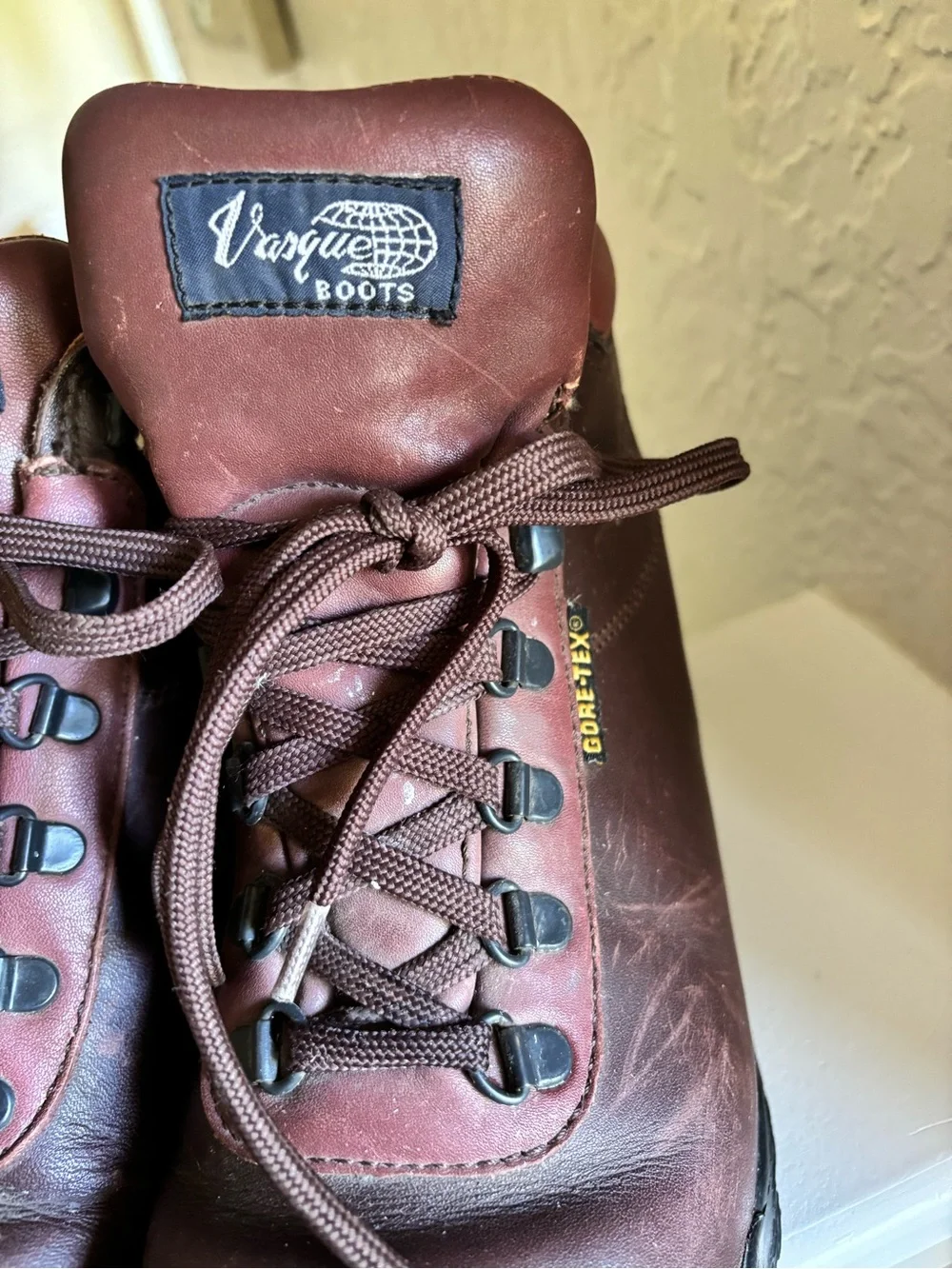 Womens VASQUE Sundowner GTX Leather Waterproof Hiking Boots / Size 9.5 Medium